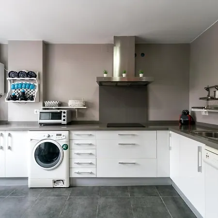 Behouse Mairena 公寓