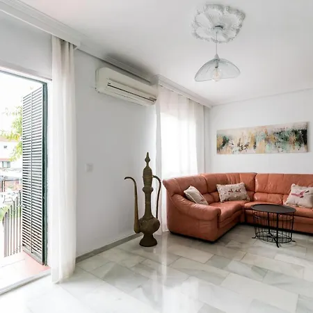 Behouse Mairena 公寓 *